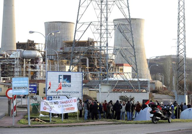 Protestas de los trabajadores de la central de Compostilla cuando fue cerrada.