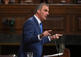 El diputado de Vox, Javier Ortega Smith, durante el pleno de este jueves en el Congreso.