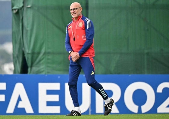 Luis de la Fuente, durante el último entrenamiento de España en Donaueschingen.