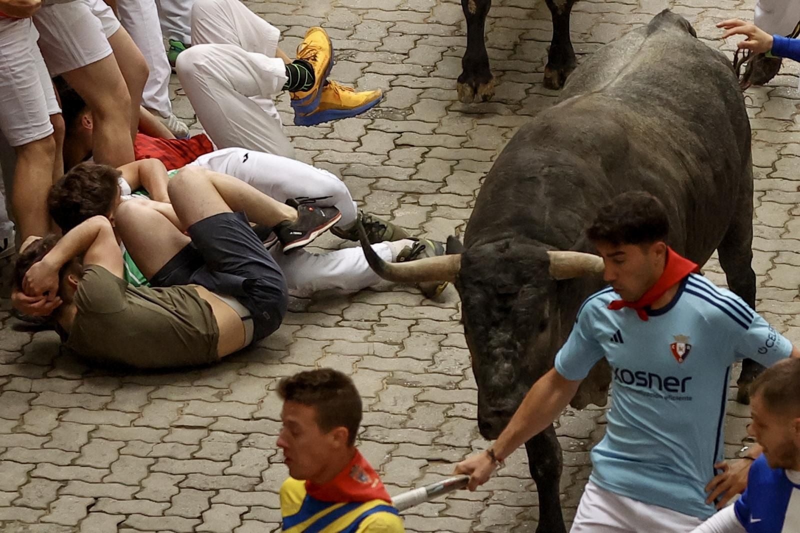 La carrera ha sido muy peligrosa con multitud de corredores que han caído al suelo.