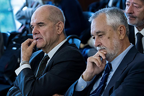 El PSOE se apresta a ofrecer a Chaves y Griñán su restitución como militantes
