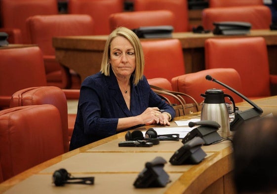 La jurista María Pilar Jiménez durante su comparecencia en la Comisión del Congreso.