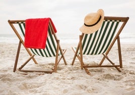 Las sillas de playa ligeras y plegables que te llevarás este verano a todas partes