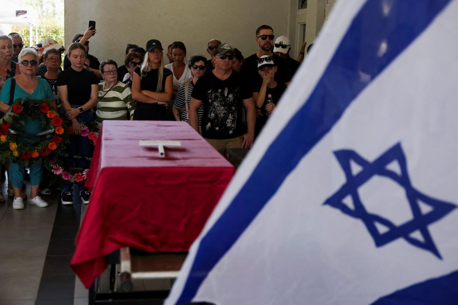 Funeral del ciudadano israelí que murió durante el ataque de un dron rebelde contra Tel Aviv.