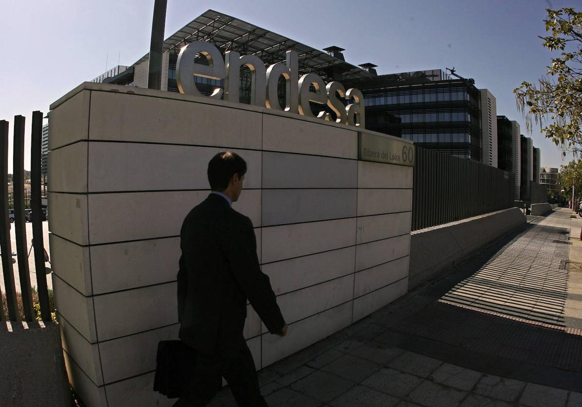 Endesa gana 800 millones, un 9% menos, pero mantiene objetivos para 2024