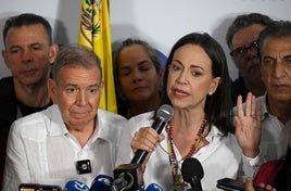 María Corina Machado y Edmundo González en la rueda de prensa tras el anuncio de los resultados electorales.