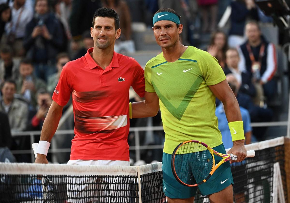 Novak Djokovic y Rafa Nadal, antes de medirse en cuartos de final de Roland Garros 2022.