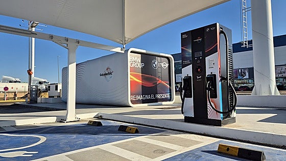«Second Life Batteries»: cómo reutilizar baterías en cargadores rápidos de coches eléctricos
