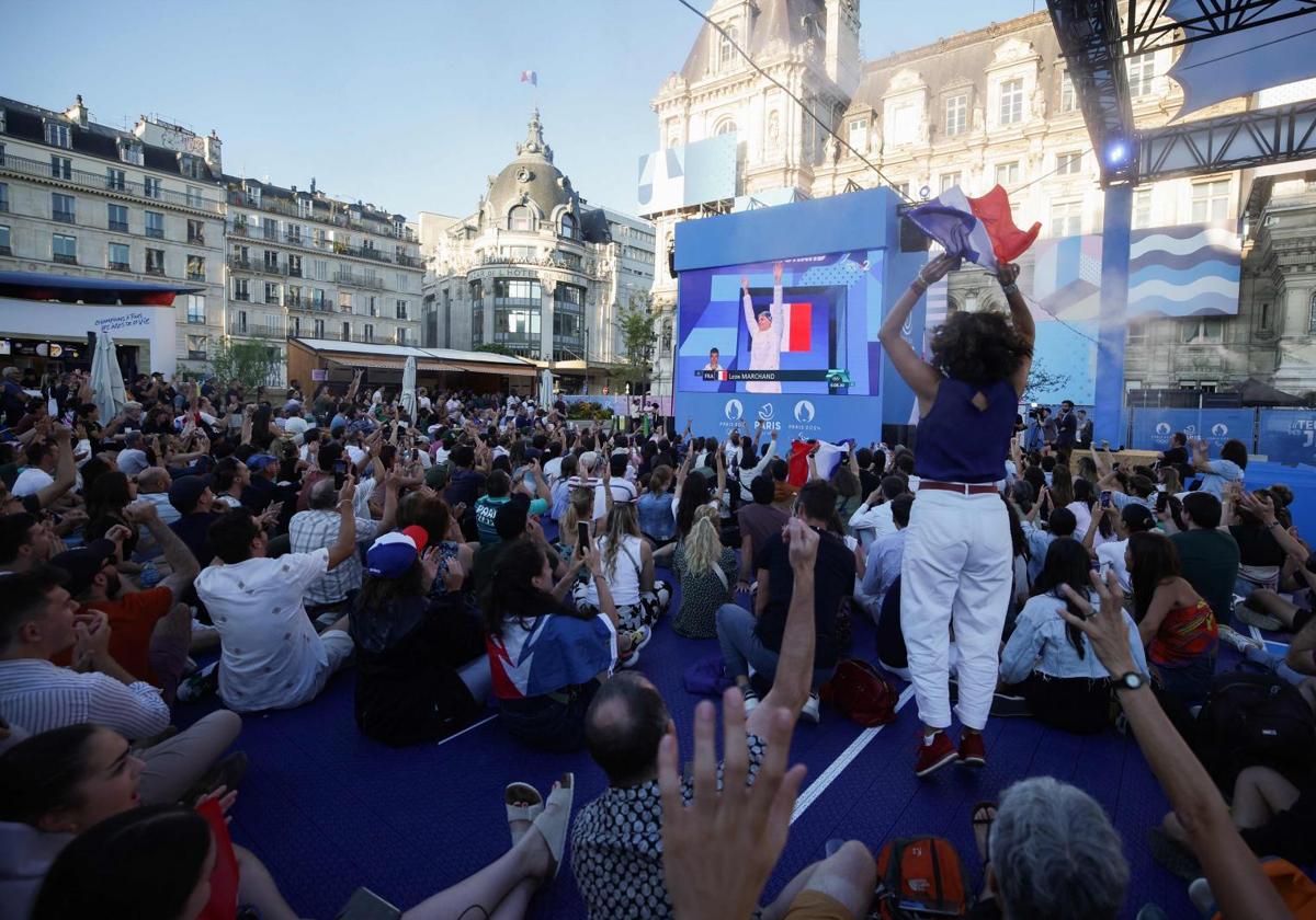 Los franceses celebran sus éxitos en una 'fan zone'.