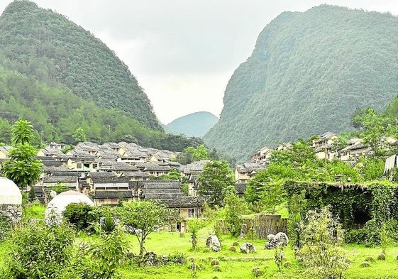 La aldea de los yao, en Libo County, bajo la lluvia.