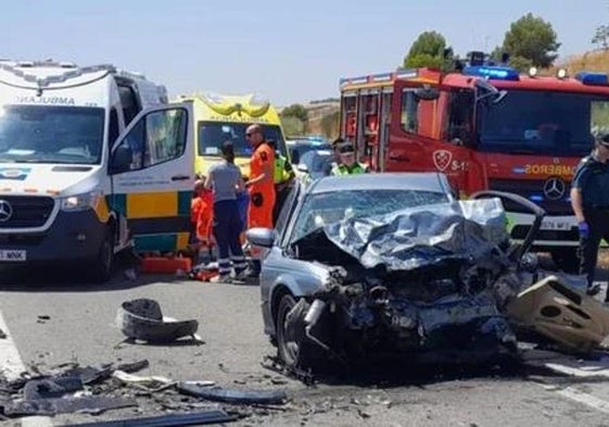 Un matrimonio de 47 años y su hija y una joven de 18 años fallecen en un brutal accidente de tráfico en Málaga