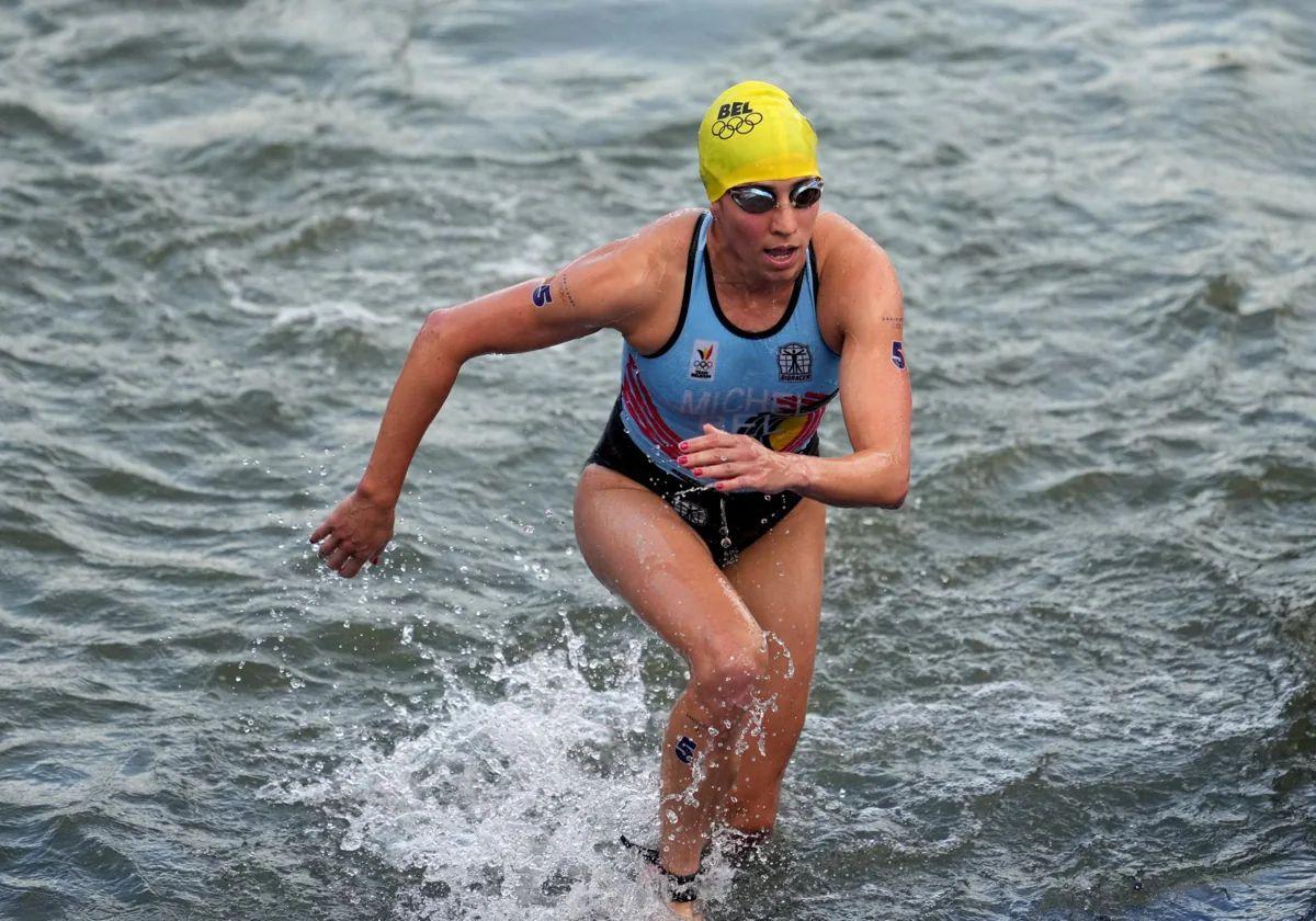 Una atleta belga acaba en el hospital tras participar en el triatlón del Sena