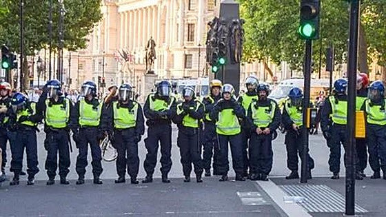 Estado de máxima alerta en el Reino Unido: piden a los políticos que trabajen desde casa