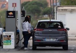 Los carburantes suman cuatro semanas a la baja y marcan nuevos mínimos del verano