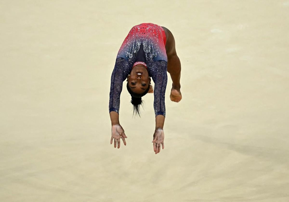Simone Biles, durante la final de suelo.
