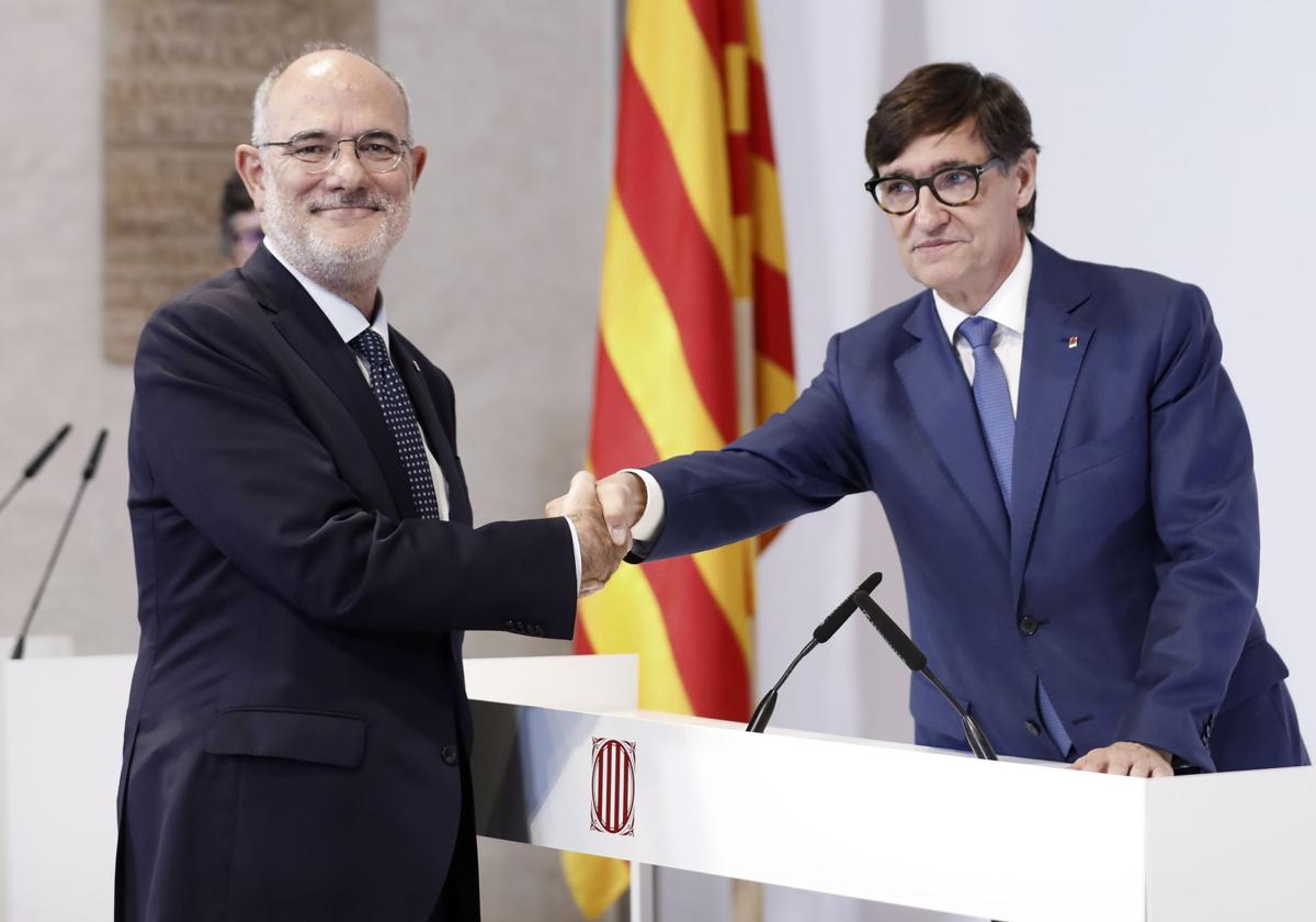 Jaume Duch, este lunes en su toma de posesión, con Salvador Illa.