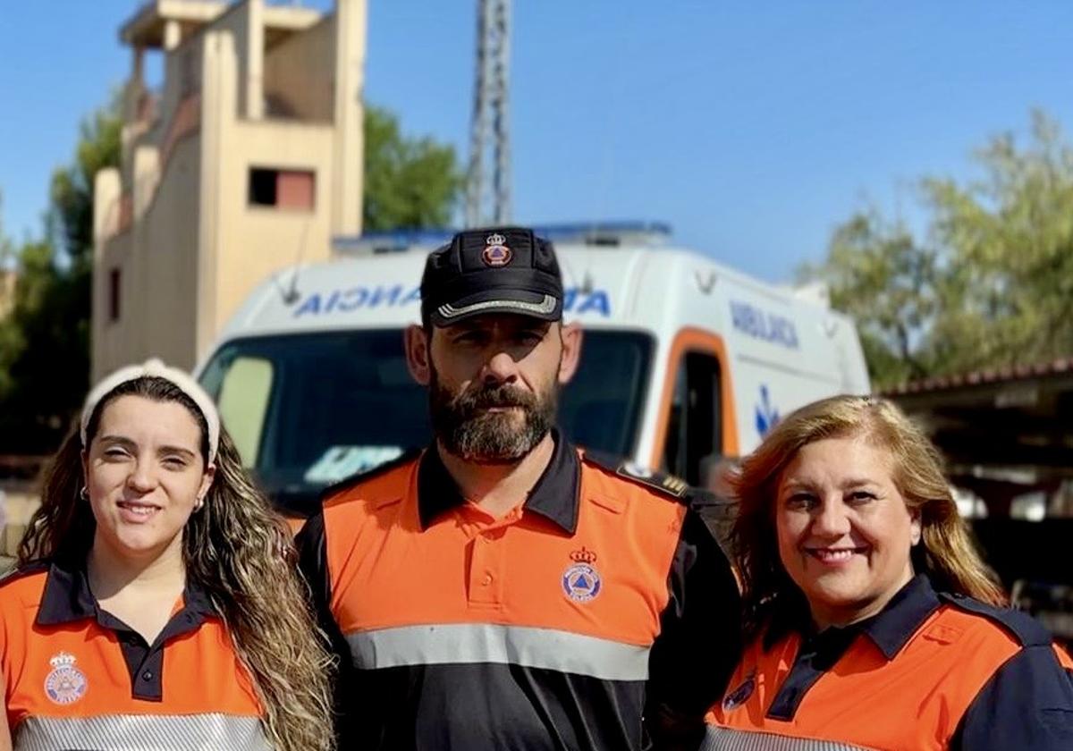 Voluntarios de Protección Civil que acudieron a la gasolinera