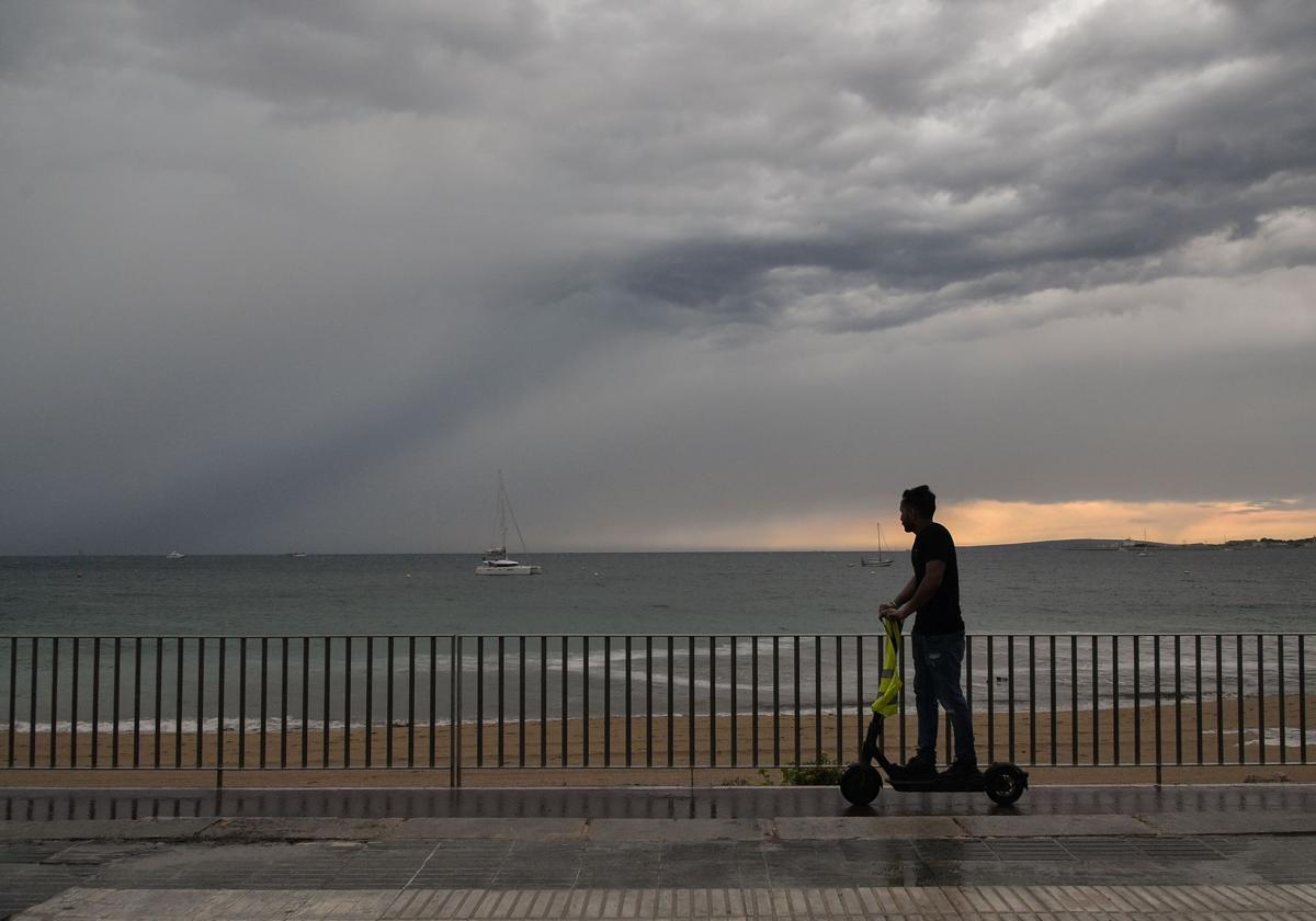 Cielo tormentoso este miércoles en Palma de Mallorca.