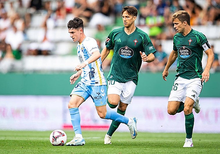 El Málaga regresa al fútbol profesional con un empate ante el Racing de Ferrol