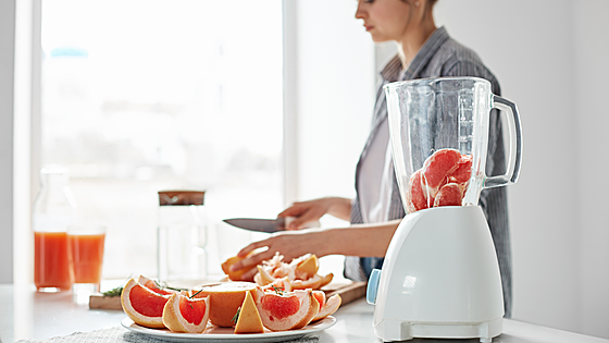 Prepara deliciosos smoothies fuera de casa con la batidora portátil más vendida de Amazon