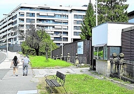 Los hechos ocurrieron en un el bloque de viviendas situado frente a la cárcel de Martutene.