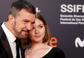 Stella del Carmen junto a su padre, Antonio Banderas.