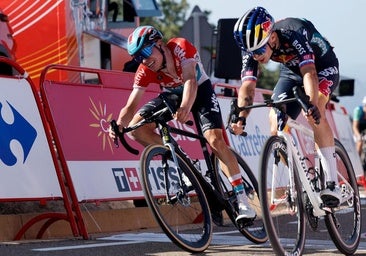 Roglic ya es líder de la Vuelta tras imponer su ley en el Pico Villuercas