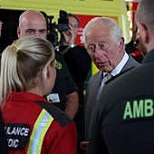 Carlos III se ha reunido este martes con personal de emergencias que intervino tras el crimen en Southport.