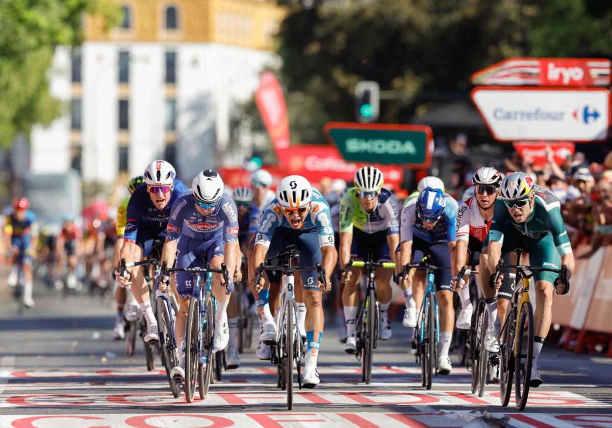 Pavel Brittner (3i), ganador de la quinta etapa de la Vuelta a España.