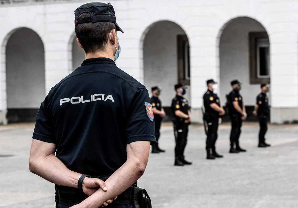 Agente de la Policía Nacional.