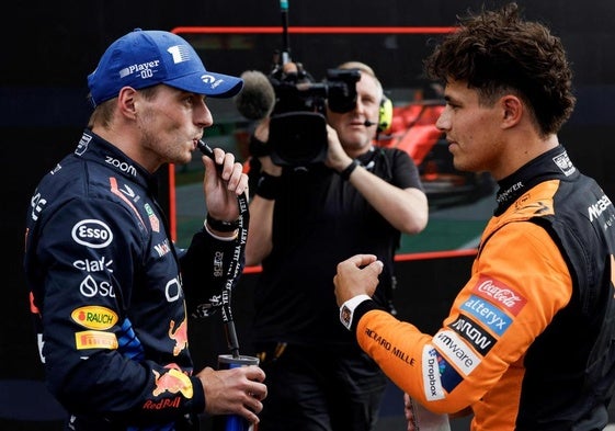 Lando Norris (d) y Max Verstappen, tras la clasificación en Países Bajos.