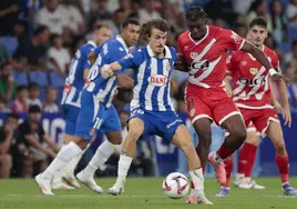 El Espanyol logra su primera victoria con un gol en el descuento contra el Rayo