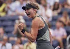 Paula Badosa celebra su clasificación para cuartos en el US Open.