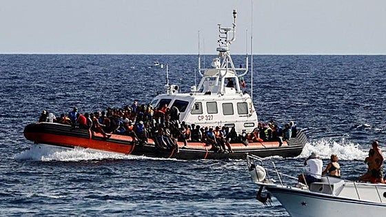 Italia saca pecho por la inmigración: «La emergencia antes estaba en Lampedusa y ahora en Canarias»