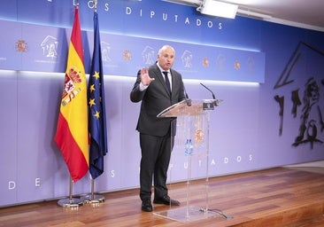 El PP desvela que se reunió con el Gobierno y Canarias para un preacuerdo con las condiciones del reparto de migrantes