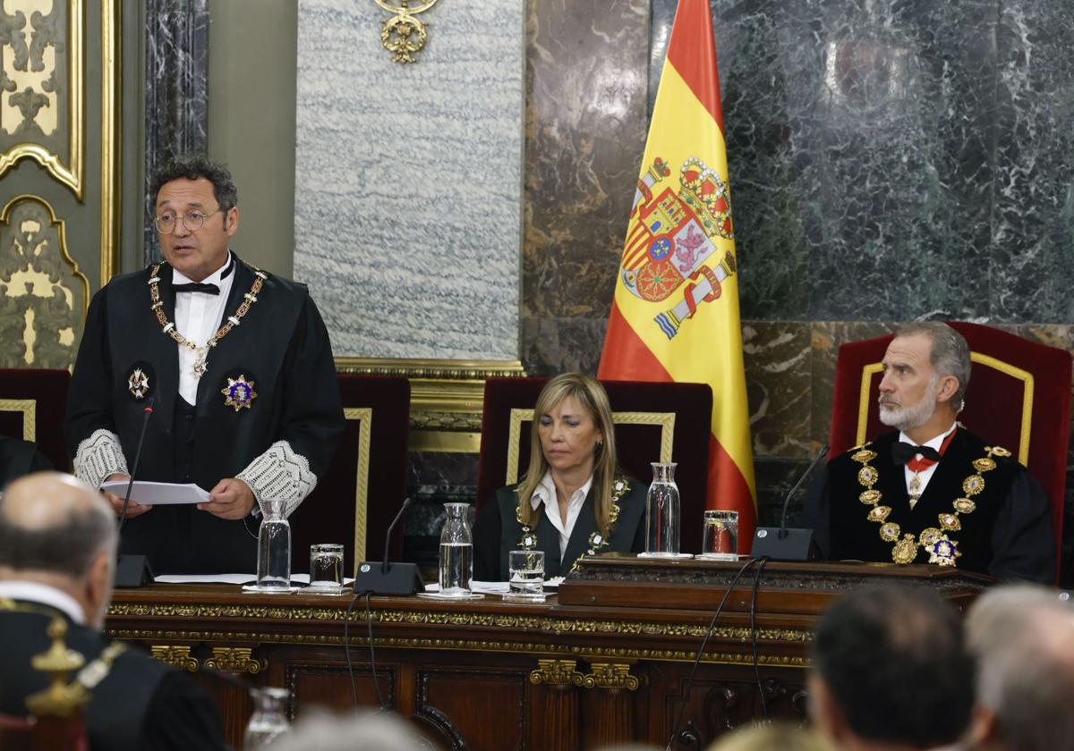 Álvaro García Ortiz, fiscal general del Estado, pronuncia su discurso en presencia del Rey y de la presidenta del CGPJ, Isabel Perelló.