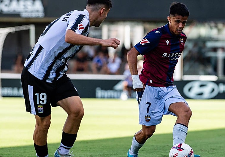 Morales guía al Levante a la victoria frente al Cartagena
