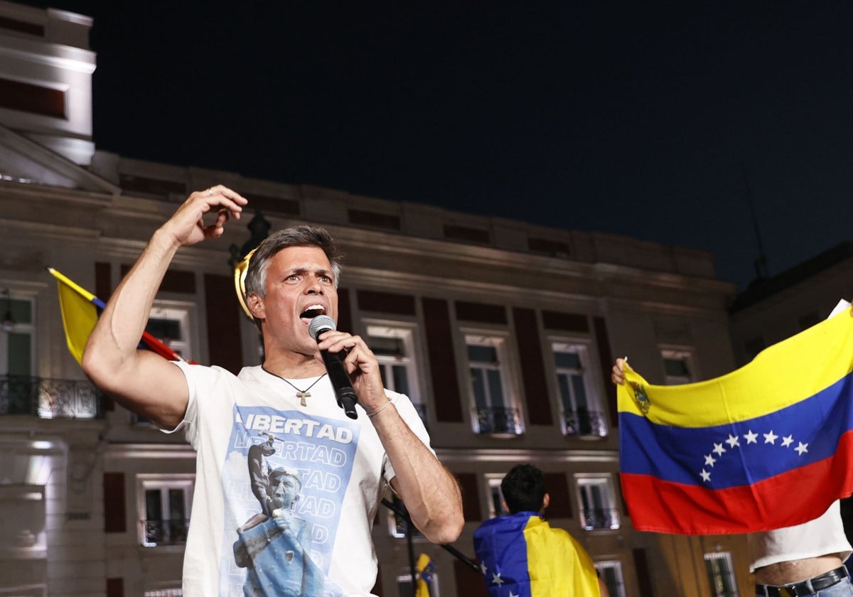 Leopoldo López interviene en una manifestación de venezolanos en Madrid, en 2024