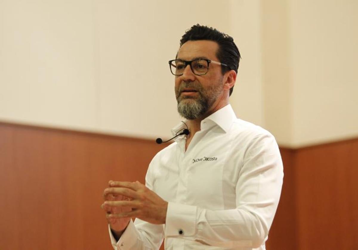 Quique Dacosta, durante una conferencia.