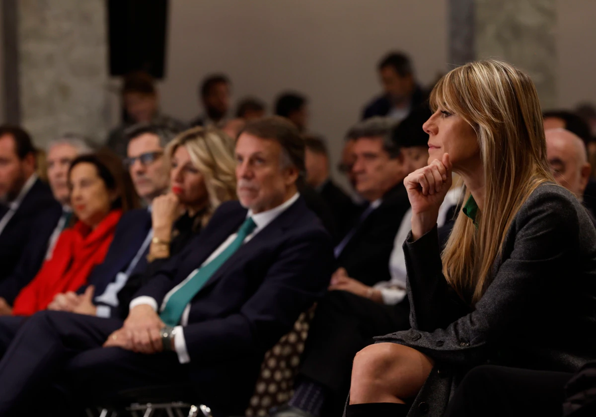 Begoña Gómez en un reciente acto del Gobierno, acompañada de diferentes ministros.