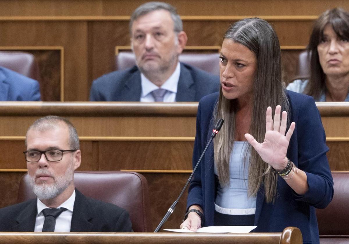 La portavoz de Junts, Miriam Nogueras, interviene en la sesiónd e control al Gobierno de este miércoles.