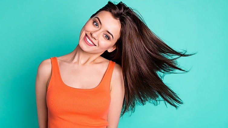 ¿Te preocupa la caída de tu cabello? Te contamos lo que necesitas para presumir de pelazo