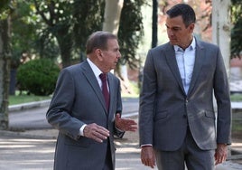 Pedro Sánchez y Edmundo González en la Moncloa.