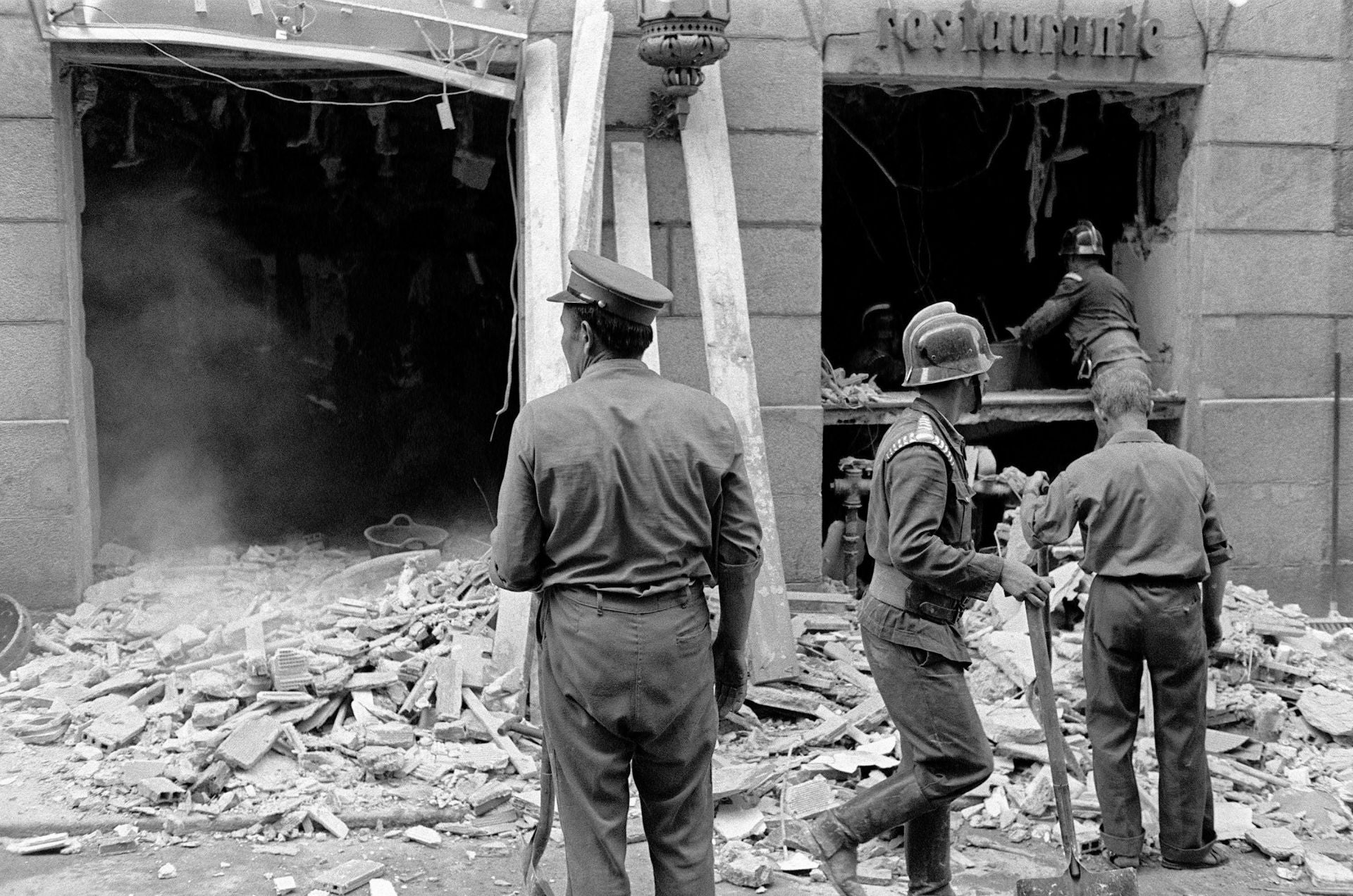 La cafetería, tras el atentado.