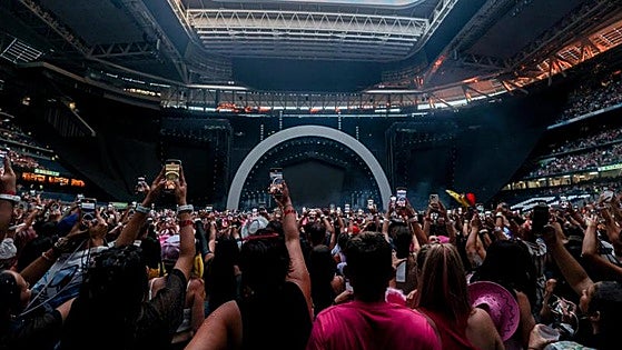 Víctimas del apagón sonoro del Bernabéu, como Aitana y Lola Índigo, lamentan la suspensión de sus conciertos