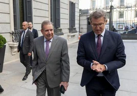 Alberto Núñez Feijóo y Edmundo González, en el Congreso