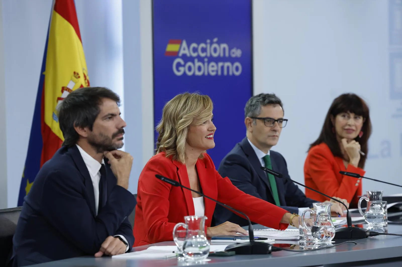 El Gobierno encarga a Competencia el registro de medios de comunicación para saber quién los controla y financia