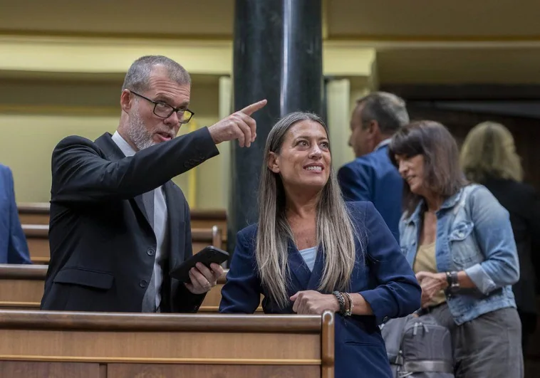 El diputado de Junts, Josep María Cruset y la portavoz de Junts en el Congreso, Miriam Nogueras