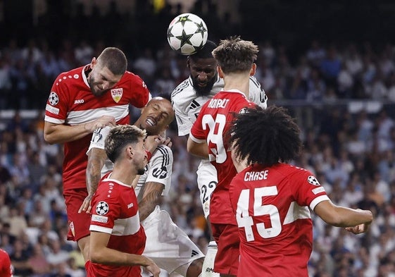 Rüdiger dio el triunfo al Madrid ante el Stuttgart.