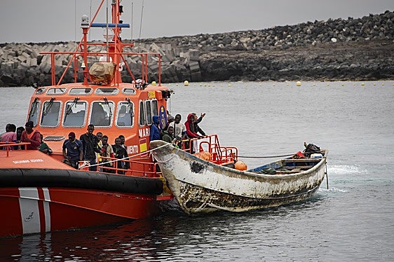 La Unión Europea dará a España 14 millones de euros «de emergencia» para acabar con la crisis migratoria